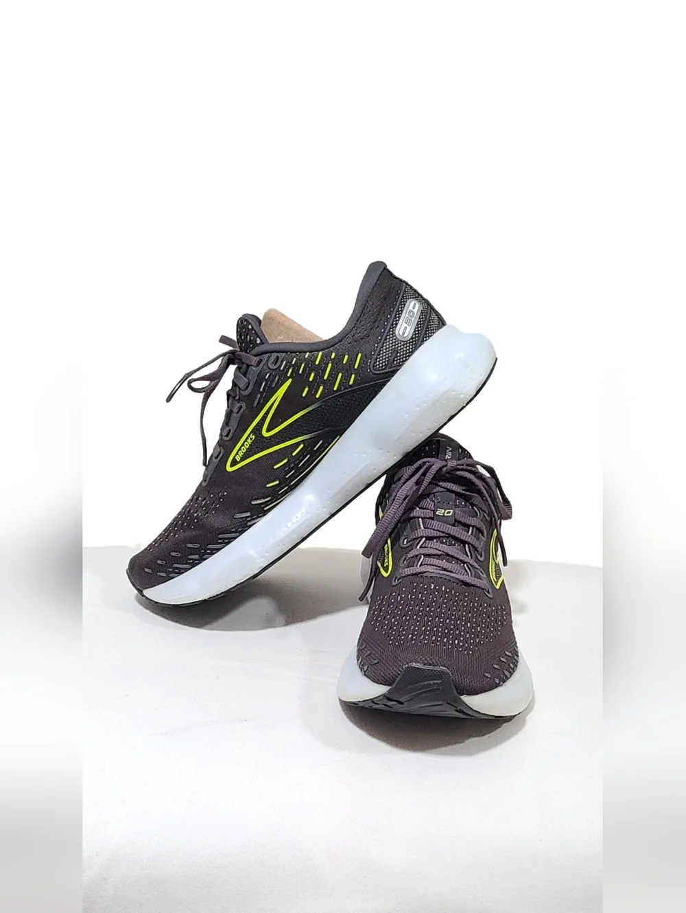 Brooks Glycerin 20 Women's Black Running Shoes with Neon Yellow Accent Size 7